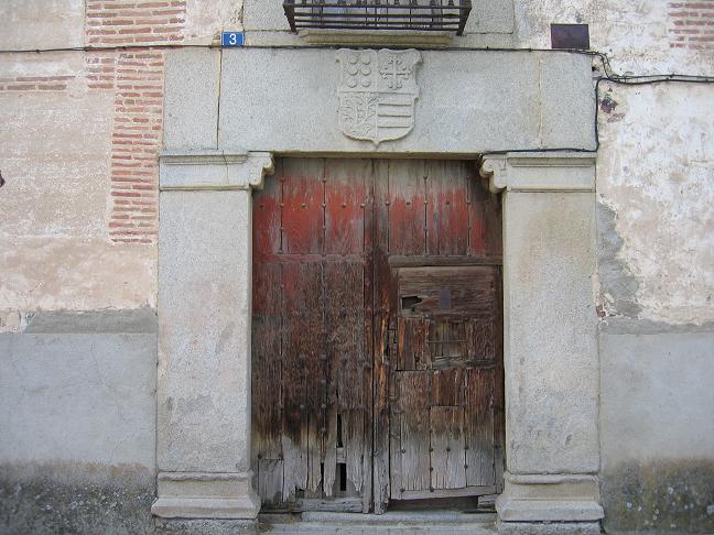 Adanero-Puerta palacio